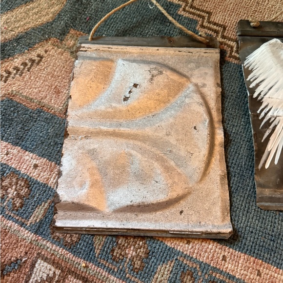 Hand painted Vintage tin ceiling tiles, angels - Picture 2 of 4